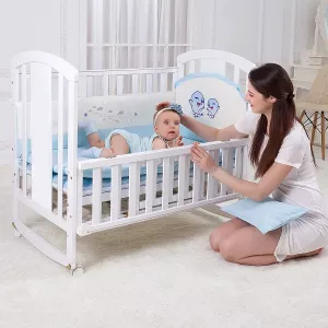 Solid Wood Baby Crib Newborn Baby Crib European Style Baby Cradle with Rollers Multifunctional Cradle Splicing